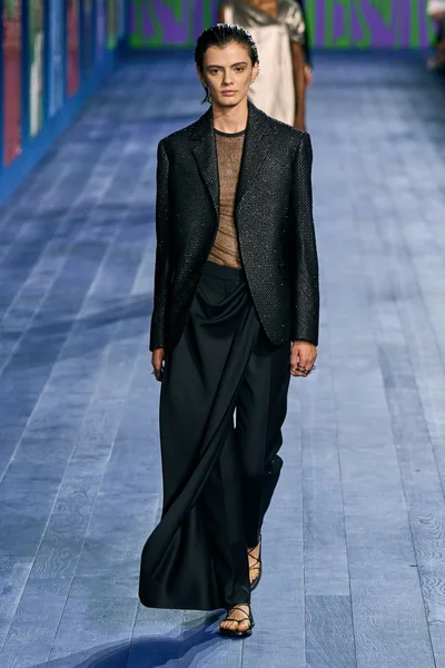 Look 40
